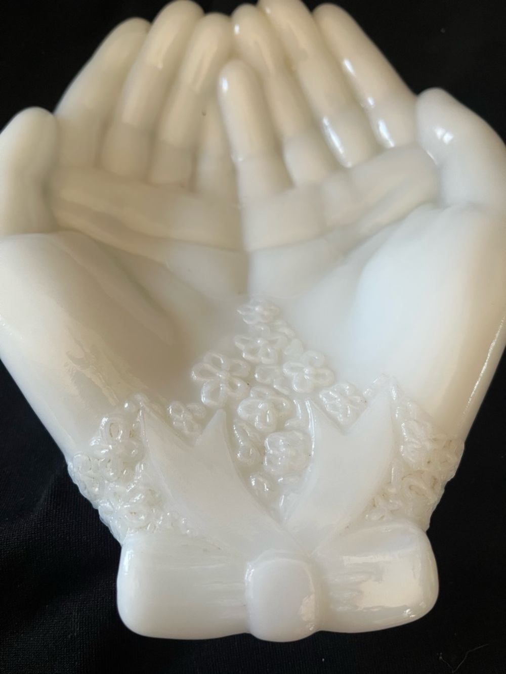 Avon White Porcelain Hands Decorative Dish